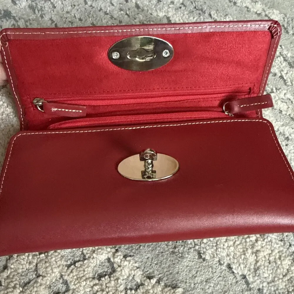 Prix De Dressage Leather Flap over Wallet Turnlock Red